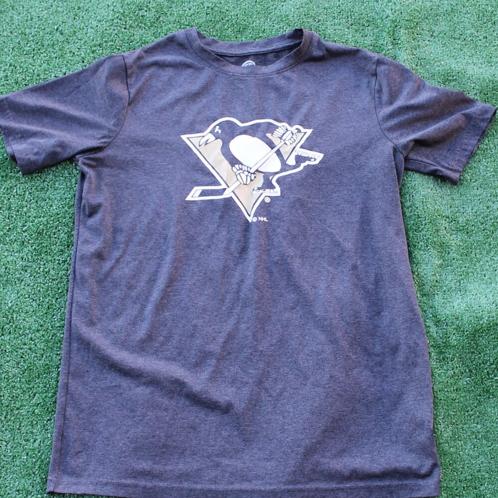 NHL Pittsburgh Penguins Hockey Men's Small Fan t-shirt